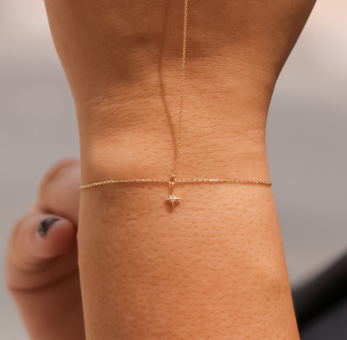 18K You're A Diamond Star Handchain