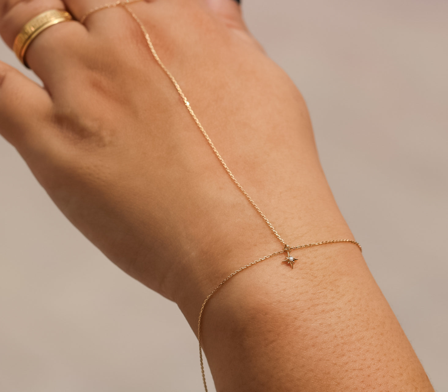18K You're A Diamond Star Handchain
